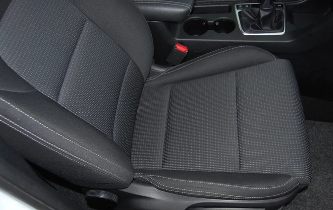 Kia Sportage cena 86087 przebieg: 100000, rok produkcji 2019 z Starachowice małe 667